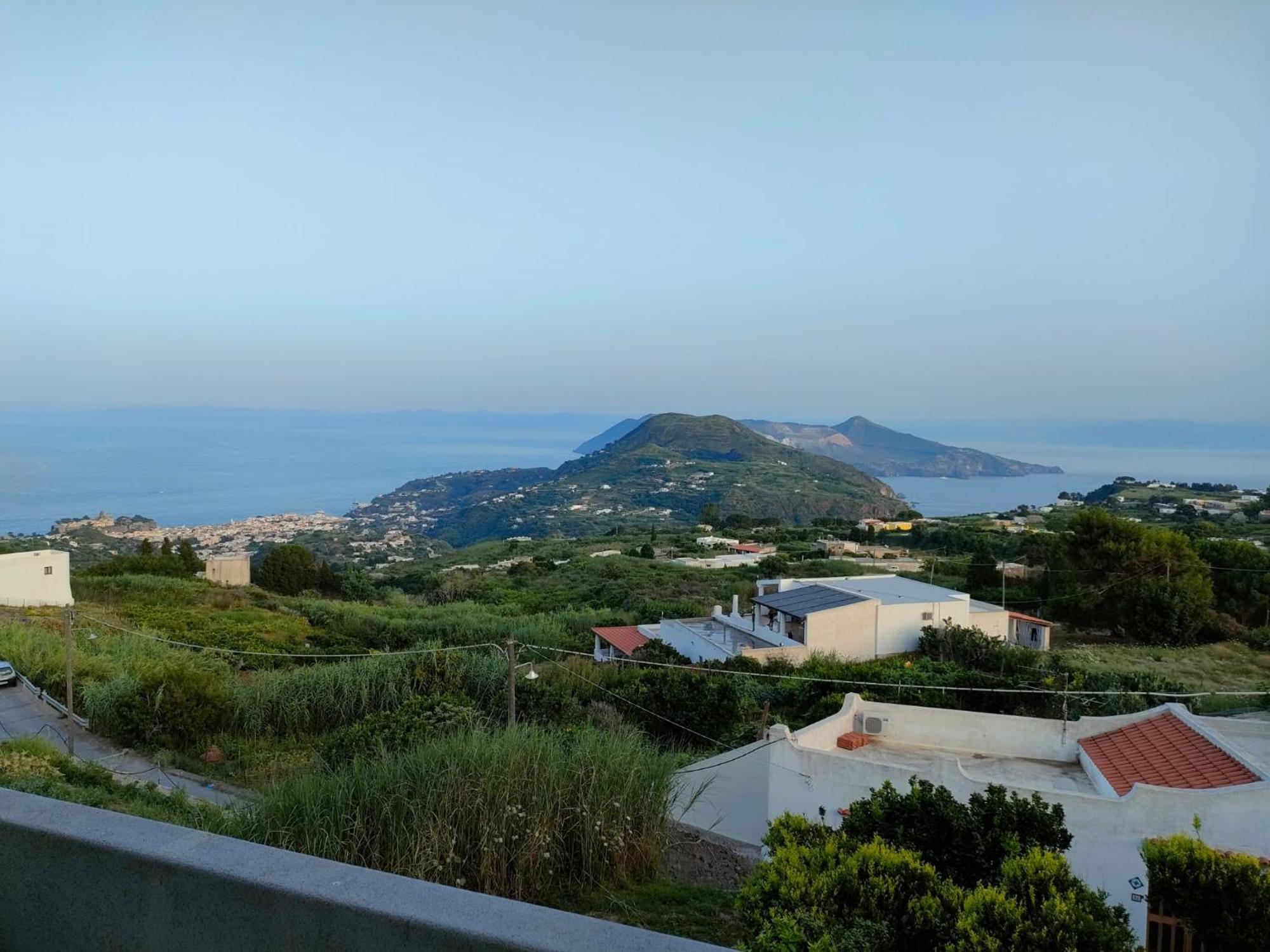 Scirocco Eolie With Sea View! * Lipari (Isola Lipari)
